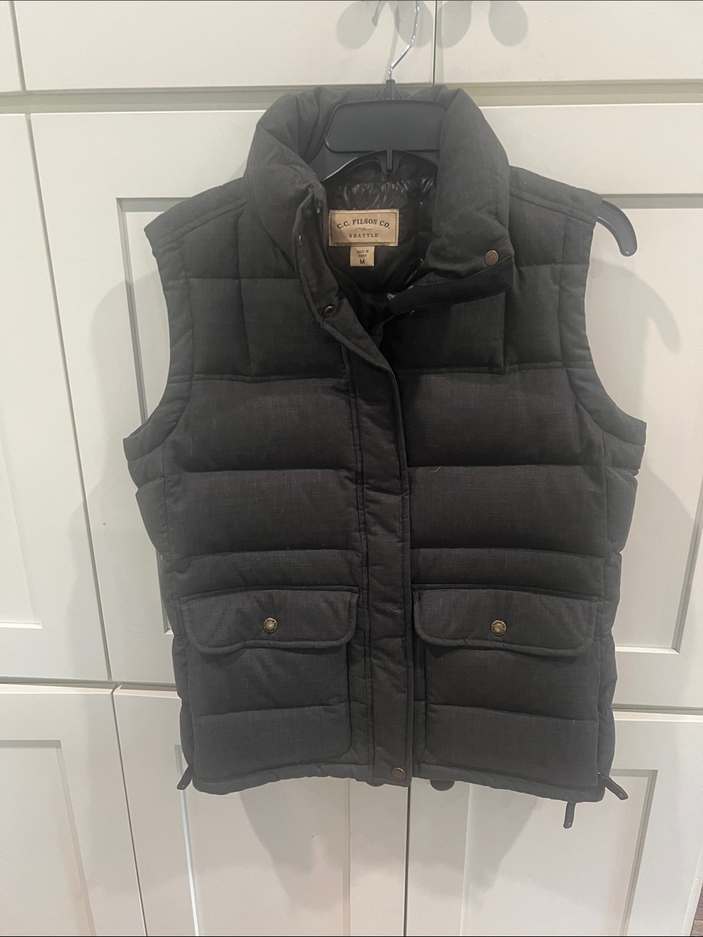 Filson Down Puffer Vest Charcoal Gray Men's Medium M 20028 BL